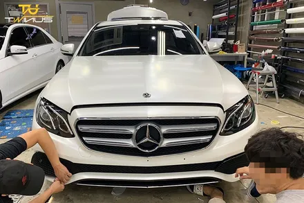 벤츠E300 전체랩핑 사틴펄화이트 카스킨 / 안양시 동안구 관양동