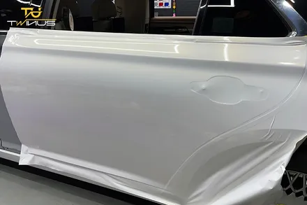 제네시스 G90 L 롱바디 3M 유광화이트골드스파클 전체랩핑 / 안양시 동안구 관양동