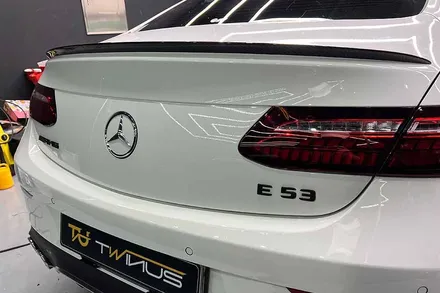 벤츠 E53AMG 리얼카본 부분랩핑 및 블랙유광 루프스킨 / 안양시 동안구 관양동