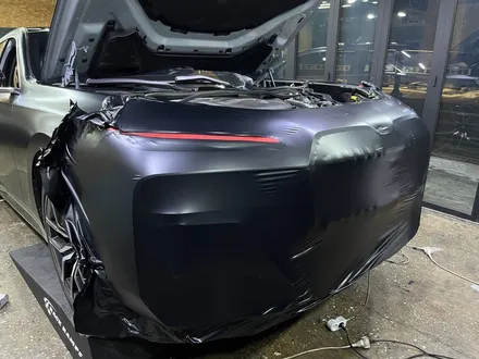 안양 랩핑, BMW 7시리즈만의 멋을 \'고광택 사틴 블랙\'으로 재정의하다. / 안양시 동안구 관양동
