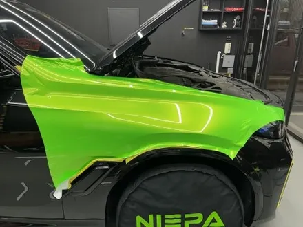 안양 랩핑, BMW X6M. 고광택 네온 그린 컬러로 눈부시게 화려한 변신! / 안양시 동안구 관양동