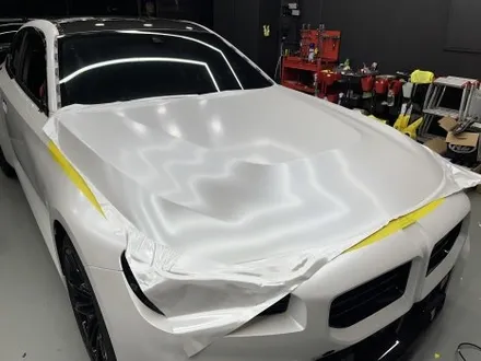 안양 랩핑, BMW G87 M2! 같은 무채색이어도 \'고광택 무광 화이트\'는 다른 분위기를 선사합니다. / 안양시 동안구 관양동