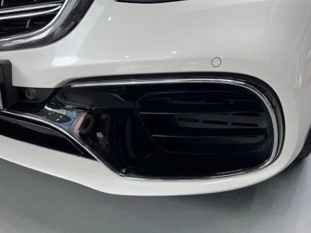 수원 랩핑. 카본 필름으로 스포티함을 과시해낸 W222 S63 AMG. / 안양시 동안구 관양동