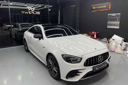 벤츠 E53AMG 리얼카본 부분랩핑 및 블랙유광 루프스킨 / 안양시 동안구 관양동
