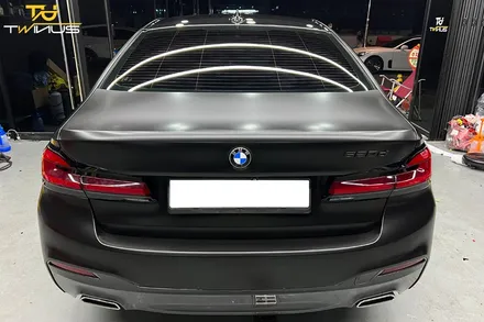 BMW G30 520d 사틴블랙 전체랩핑 / 안양시 동안구 관양동