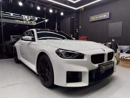 안양 랩핑, BMW G87 M2! 같은 무채색이어도 \'고광택 무광 화이트\'는 다른 분위기를 선사합니다. / 안양시 동안구 관양동