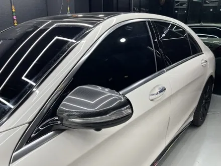 수원 랩핑. 카본 필름으로 스포티함을 과시해낸 W222 S63 AMG. / 안양시 동안구 관양동