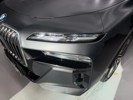 안양 랩핑, BMW 7시리즈만의 멋을 \'고광택 사틴 블랙\'으로 재정의하다. / 안양시 동안구 관양동