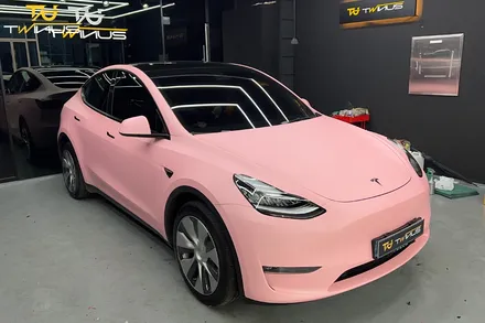 테슬라 모델Y 시선을 사로잡는 택랩 무광핑크 전체랩핑 / 안양시 동안구 관양동