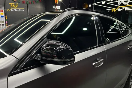 BMWX6 사틴다크그레이 전체랩핑 및 블랙유광 포인트 시공 / 안양시 동안구 관양동