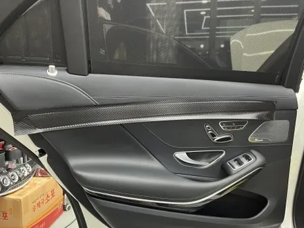 수원 랩핑. 카본 필름으로 스포티함을 과시해낸 W222 S63 AMG. / 안양시 동안구 관양동