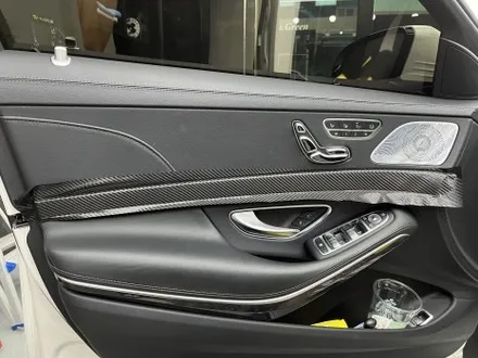 수원 랩핑. 카본 필름으로 스포티함을 과시해낸 W222 S63 AMG. / 안양시 동안구 관양동