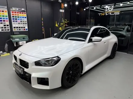 안양 랩핑, BMW G87 M2! 같은 무채색이어도 \'고광택 무광 화이트\'는 다른 분위기를 선사합니다. / 안양시 동안구 관양동