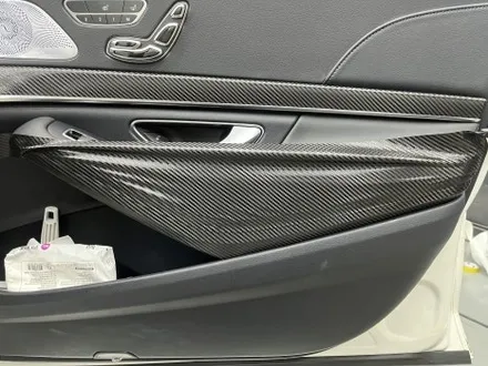 수원 랩핑. 카본 필름으로 스포티함을 과시해낸 W222 S63 AMG. / 안양시 동안구 관양동