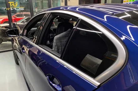 BMW520d 크롬딜리트 창틀몰딩 랩핑 및 헤드라이트 PPF / 안양시 동안구 관양동