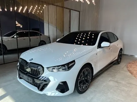 동탄 랩핑, BMW G60 5시리즈 아이코닉 글로우 그릴 랩핑. 작은 변화가 만드는 큰 임팩트! / 안양시 동안구 관양동