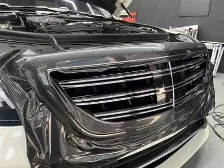 수원 랩핑. 카본 필름으로 스포티함을 과시해낸 W222 S63 AMG. / 안양시 동안구 관양동