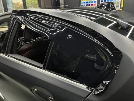 부천 랩핑, 빛을 흡수하는 파급력. BMW 5시리즈 고광택 무광 블랙. / 안양시 동안구 관양동