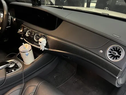 수원 랩핑. 카본 필름으로 스포티함을 과시해낸 W222 S63 AMG. / 안양시 동안구 관양동