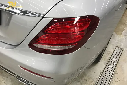 벤츠E클래스 E220d 랩핑 유광메탈릭다크블루 시공기 / 안양시 동안구 관양동