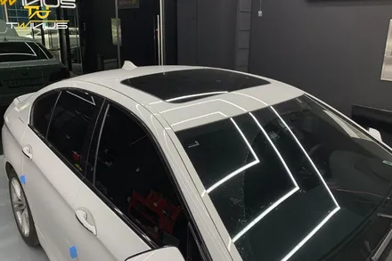 BMW520d 차량 루프스킨 및 그릴랩핑 / 안양시 동안구 관양동