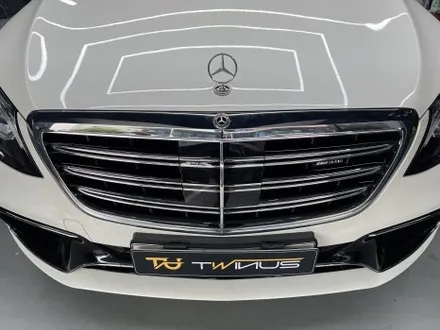 수원 랩핑. 카본 필름으로 스포티함을 과시해낸 W222 S63 AMG. / 안양시 동안구 관양동