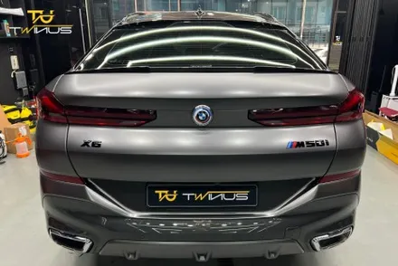 BMWX6 사틴다크그레이 전체랩핑 및 블랙유광 포인트 시공 / 안양시 동안구 관양동