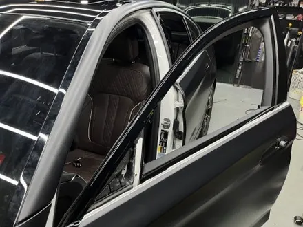 부천 랩핑, 빛을 흡수하는 파급력. BMW 5시리즈 고광택 무광 블랙. / 안양시 동안구 관양동