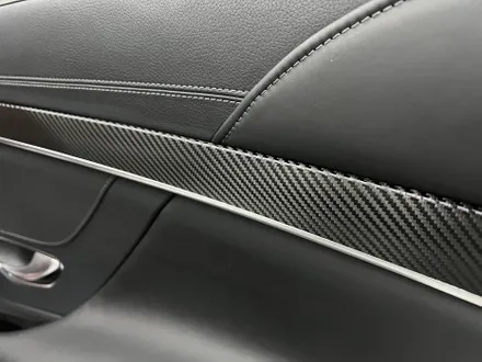 수원 랩핑. 카본 필름으로 스포티함을 과시해낸 W222 S63 AMG. / 안양시 동안구 관양동