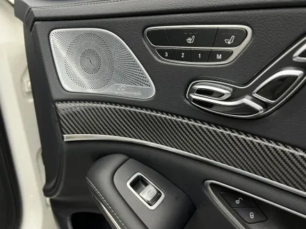 수원 랩핑. 카본 필름으로 스포티함을 과시해낸 W222 S63 AMG. / 안양시 동안구 관양동