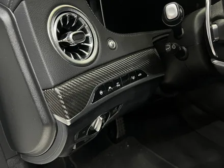 수원 랩핑. 카본 필름으로 스포티함을 과시해낸 W222 S63 AMG. / 안양시 동안구 관양동