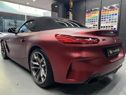 안산 BMW Z4 랩핑, M40i 차량에 시공이 까탈스러운 무광 크롬 로마니 레드 셋업! / 안양시 동안구 관양동