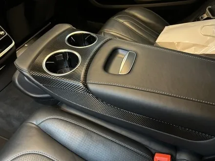 수원 랩핑. 카본 필름으로 스포티함을 과시해낸 W222 S63 AMG. / 안양시 동안구 관양동