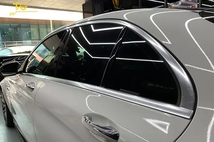 벤츠 C63AMG 크롬죽이기 랩핑 및 엠블럼 도색 / 안양시 동안구 관양동