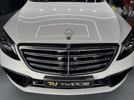 수원 랩핑. 카본 필름으로 스포티함을 과시해낸 W222 S63 AMG. / 안양시 동안구 관양동