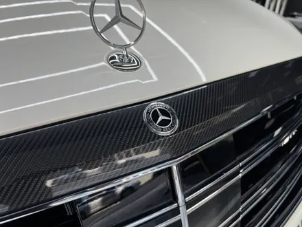 수원 랩핑. 카본 필름으로 스포티함을 과시해낸 W222 S63 AMG. / 안양시 동안구 관양동