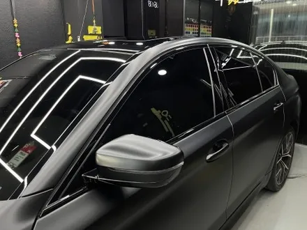 부천 랩핑, 빛을 흡수하는 파급력. BMW 5시리즈 고광택 무광 블랙. / 안양시 동안구 관양동
