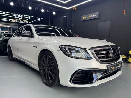 수원 랩핑. 카본 필름으로 스포티함을 과시해낸 W222 S63 AMG. / 안양시 동안구 관양동