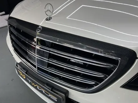 수원 랩핑. 카본 필름으로 스포티함을 과시해낸 W222 S63 AMG. / 안양시 동안구 관양동