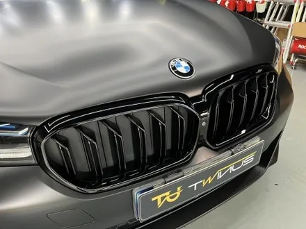 부천 랩핑, 빛을 흡수하는 파급력. BMW 5시리즈 고광택 무광 블랙. / 안양시 동안구 관양동