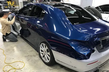 벤츠E클래스 E220d 랩핑 유광메탈릭다크블루 시공기 / 안양시 동안구 관양동