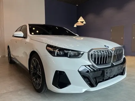 동탄 랩핑, BMW G60 5시리즈 아이코닉 글로우 그릴 랩핑. 작은 변화가 만드는 큰 임팩트! / 안양시 동안구 관양동