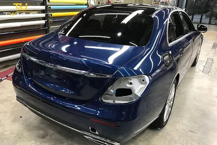 벤츠E클래스 E220d 랩핑 유광메탈릭다크블루 시공기 / 안양시 동안구 관양동