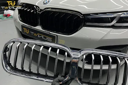 BMW5시리즈 크롬죽이기 랩핑 그리고 블랙유광 그릴 및 뿔 사이드미러 교환 / 안양시 동안구 관양동