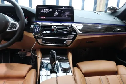 트렌드에 맞게 BMW 실내랩핑으로 우드없에기~ / 전주시 덕진구