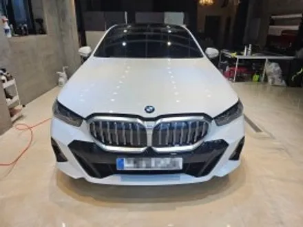 전주랩핑 - BMW G60 5시리즈 그릴 랩핑은 투샵에서! / 전주시 덕진구