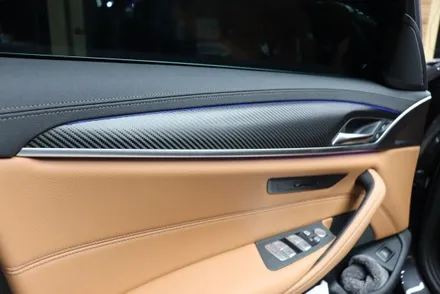 트렌드에 맞게 BMW 실내랩핑으로 우드없에기~ / 전주시 덕진구
