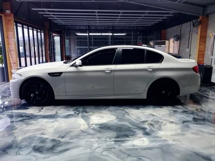 전주랩핑 - BMW 5시리즈 무광크롬으로 랩핑 / 전주시 덕진구