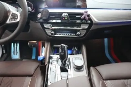 전주실내랩핑 - BMW 5시리즈 무광카본으로 탈바꿈~ / 전주시 덕진구