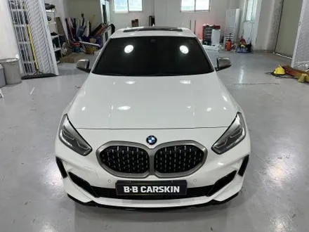 [인천랩핑] BMW 135i 전체 랩핑 시공기 – 순정 화이트에서 슈퍼 브라잇 카키 다크 그레이로 감성 업그레이드 / 인천 부평구 부개동
